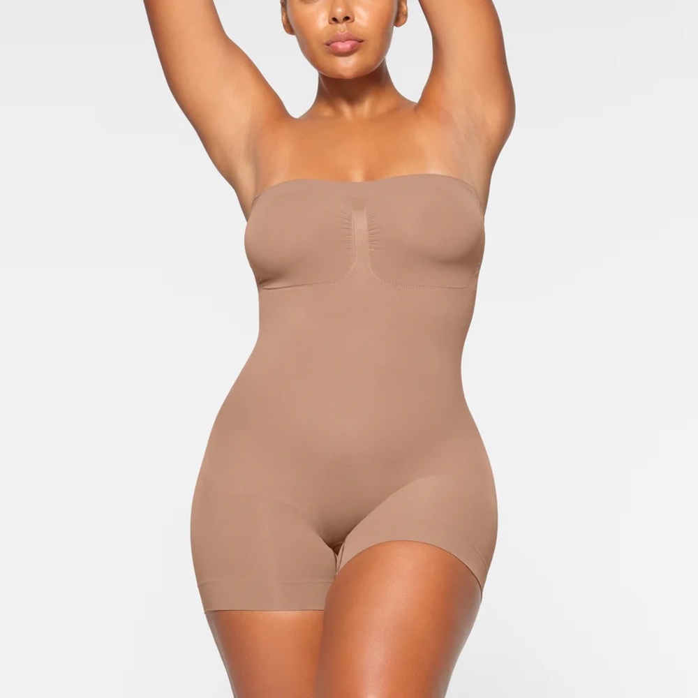 NWOT‎ SKIMS Strapless Sculpting Mid Thigh Bodysuit size 4X Sienna